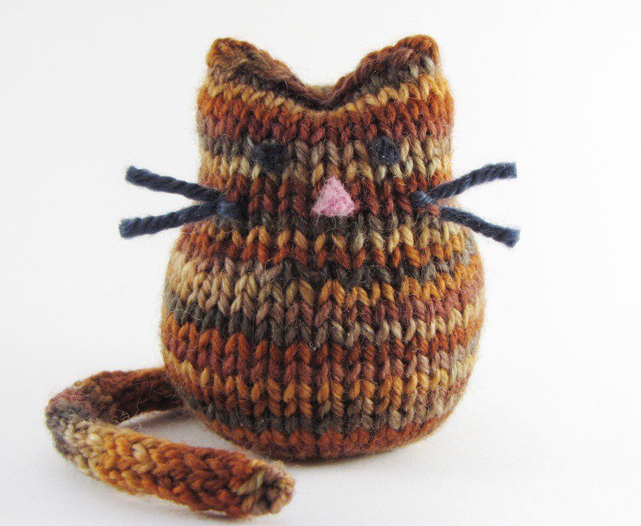 Knitting of cats
