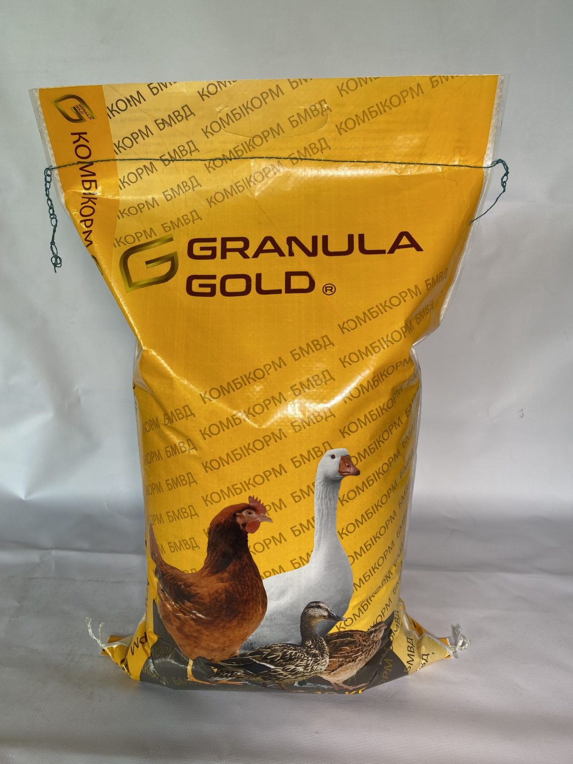 Feeding quails: compound feed, necessary vitamins, protein and amino acids